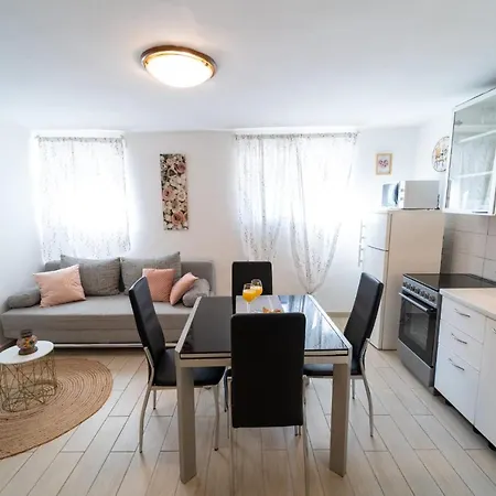 Apartment Marjan *