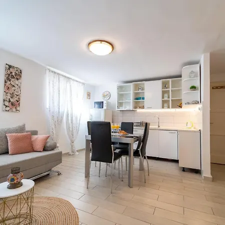 Apartment Marjan *