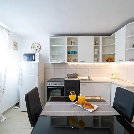 Apartment Marjan *